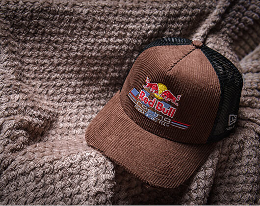 Kappe New Era - F1 Distressed Cord 9FORTY A-Frame Trucker - RED BULL F1 - Chestnut Brown