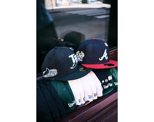 Kappe New Era - MLB IMAGE DROP Cooperstown Icon 59FIFTY - Atlanta Braves - Navy / Scarlet