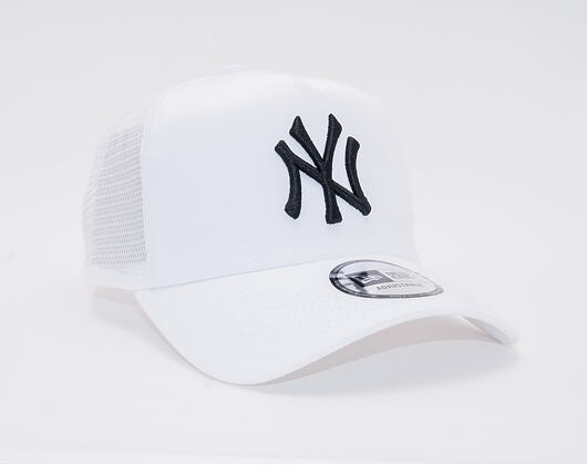 Kappe New Era - MLB Essential 9FORTY Trucker - NY Yankees - White