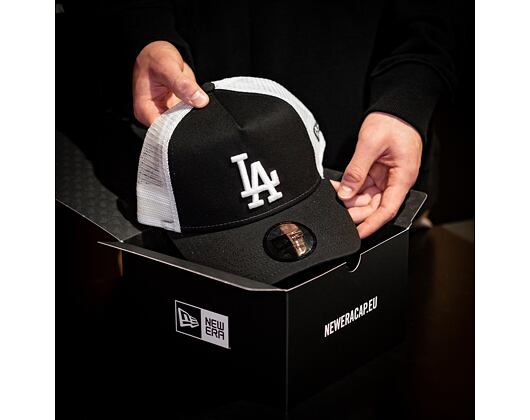 Kappe New Era - MLB Clean 9FORTY Trucker - LA Dodgers - Black / White
