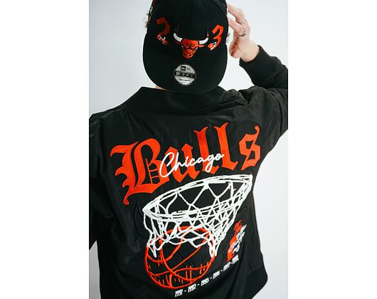 Jacke New Era x Adam Wave Chicago Bulls Tribute Bomber Black / Red