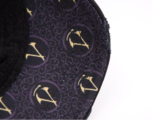 Kappe Capslab - Trucker Assassins Creed - Naoe - Black / Red