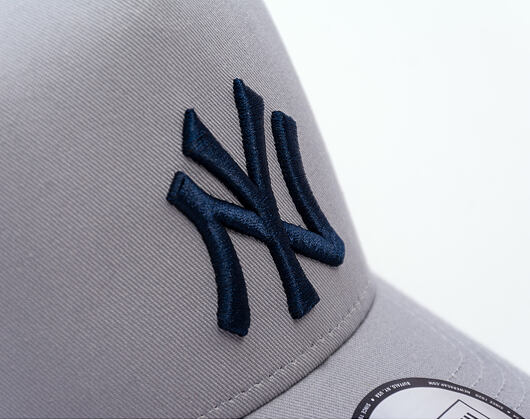 Kappe New Era - MLB Side Patch 9FORTY Trucker - NY Yankees - Grey
