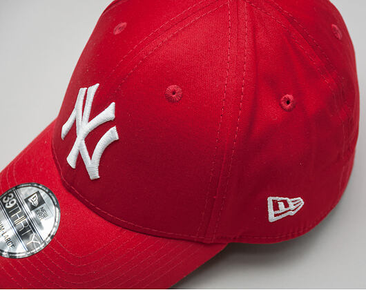 Kappe New Era - MLB Essential 39THIRTY - NY Yankees - Scarlet