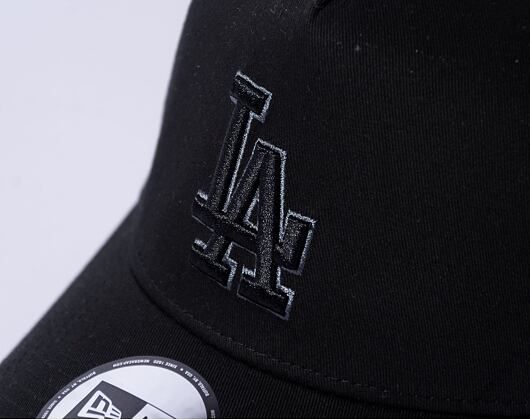 Kappe New Era - MLB Black on Black 9FORTY Trucker - LA Dodgers - Black