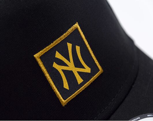 Kappe New Era - 9FORTY A-Frame MLB Metallic Patch - NY Yankees - Black / Gold