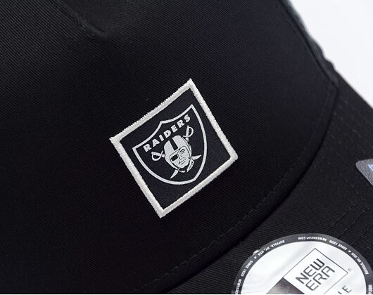 Kappe New Era - NFL Metallic Patch 9FORTY A-Frame - Las Vegas Raiders - Black / Silver