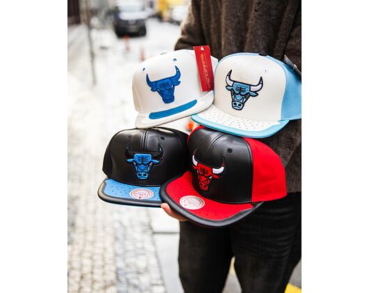 Kappe Mitchell & Ness - Day One Snapback - Chicago Bulls - Black-Royal