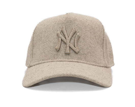Kappe New Era - MLB Melton Wool 9FORTY A-Frame - NY Yankees - Stone