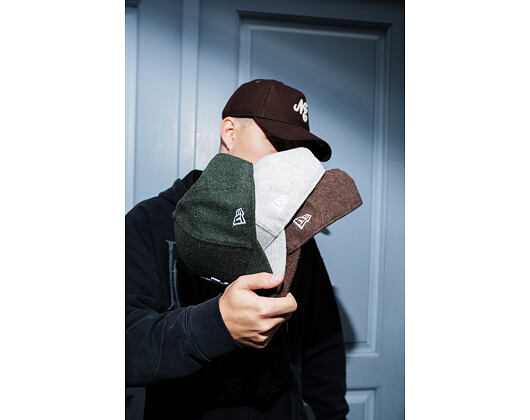 Kappe New Era - MLB Melton Wool 9FORTY A-Frame - NY Yankees - Stone