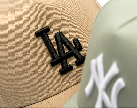 Kappe New Era - MLB Essential 9FORTY A-Frame - LA Dodgers - Camel / Black