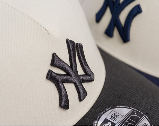 Kappe New Era - MLB "2 Tone" 39THIRTY - NY Yankees - Chrome White / Steel