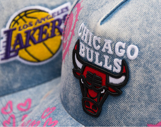 Kappe Mitchell & Ness - Painted Love - NBA - Chicago Bulls - Light Blue