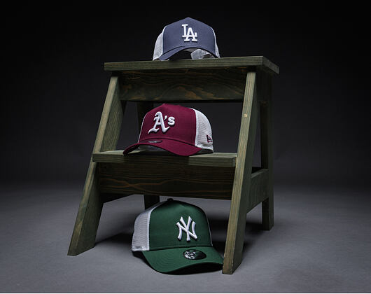 Kappe New Era - MLB Essential 9FORTY A-Frame Trucker - Oakland Athletics - Burgundy