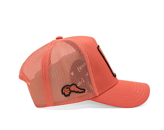 Kappe Capslab - Looney Tunes Trucker - Bugs Bunny Line Art Patch - Coral