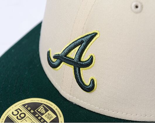 Kappe New Era - 59FIFTY Low Profile "Late Fall Vibes" - Atlanta Braves - Cream / Green