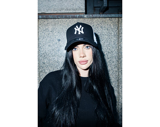 Kappe New Era - MLB Clean 9FORTY Trucker - NY Yankees - Black / White