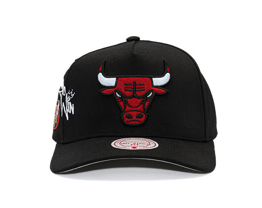 Kappe Mitchell & Ness  - NBA Born To Win - Pro Pinch Snapback - Chicago Bulls - Black