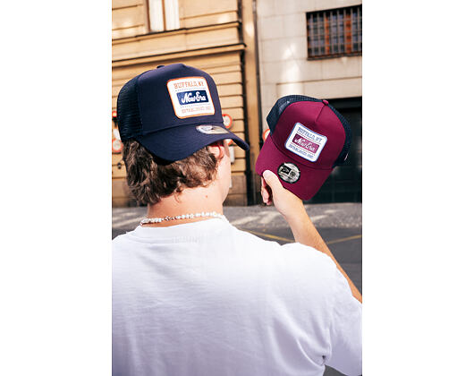 Kappe New Era - Buffalo Patch 9FORTY Trucker - Burgundy / Muted Indigo