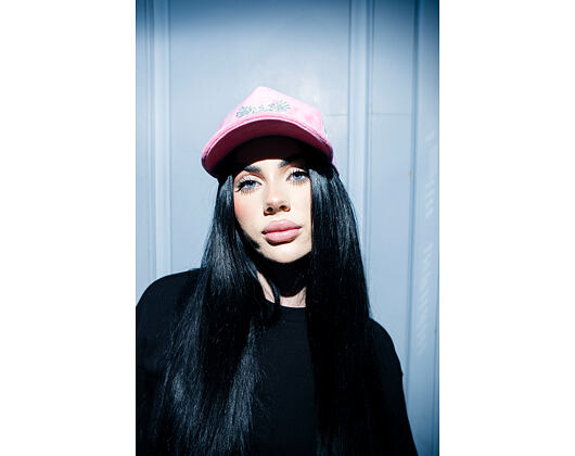 Kappe Reflection Luxury Samt Strasssteine Pink / Weiß