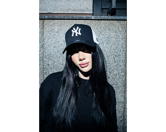 Kappe New Era - MLB Clean 9FORTY Trucker - NY Yankees - Black / White