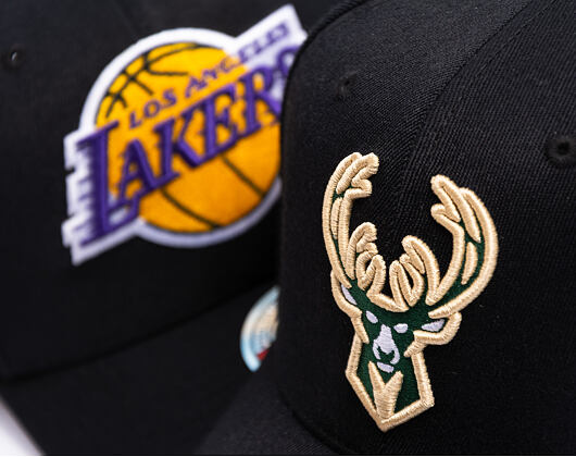 Kappe Mitchell & Ness  - NBA Classic Red Snapback Custom Patch - Milwaukee Bucks - Black