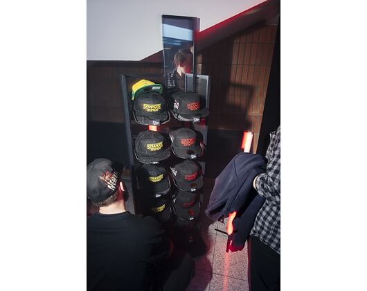 Kappe New Era - All Over Vines 59FIFTY - Stranger Things - Black