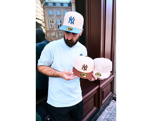 Kappe New Era - MLB League Essential 59FIFTY - NY Yankees - Cream / Deep Auburn
