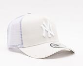Kappe New Era - MLB Essential 9FORTY Trucker - NY Yankees - Stone / White