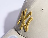Damen Kappe New Era - MLB Metallic 9FORTY - NY Yankees - Stone / Gold
