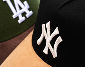 Kappe New Era - MLB Suede Visor 9FORTY A-Frame - NY Yankees - Black / Camel