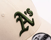 Kappe New Era - MLB League Essential 9FORTY - Oakland Athletics - Stone / Dark Green