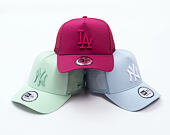 Kappe New Era - MLB League Essential 9FORTY Trucker - LA Dodgers - Cherry
