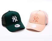 Kappe New Era - MLB League Essential 9FORTY Trucker - NY Yankees - Dark Green / White