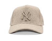 Kappe New Era - MLB Melton Wool 9FORTY A-Frame - NY Yankees - Stone