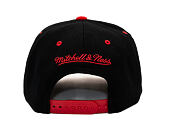 Kappe Mitchell & Ness - NBA Team Arch Snapback - Chicago Bulls - Black / Red