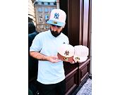 Kappe New Era - MLB League Essential 59FIFTY - NY Yankees - Cream / Deep Auburn